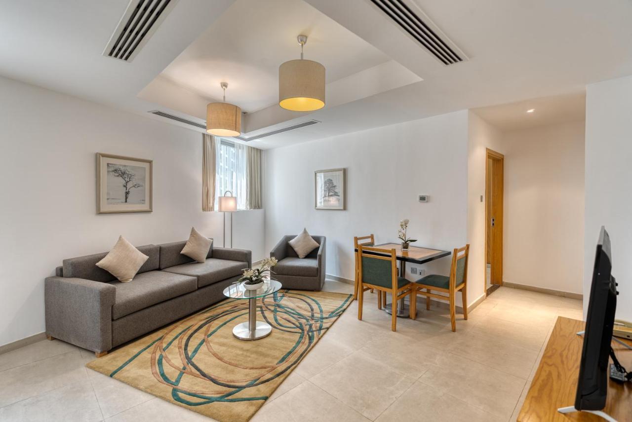 Premier One-Bedroom,1498914328:JPEG