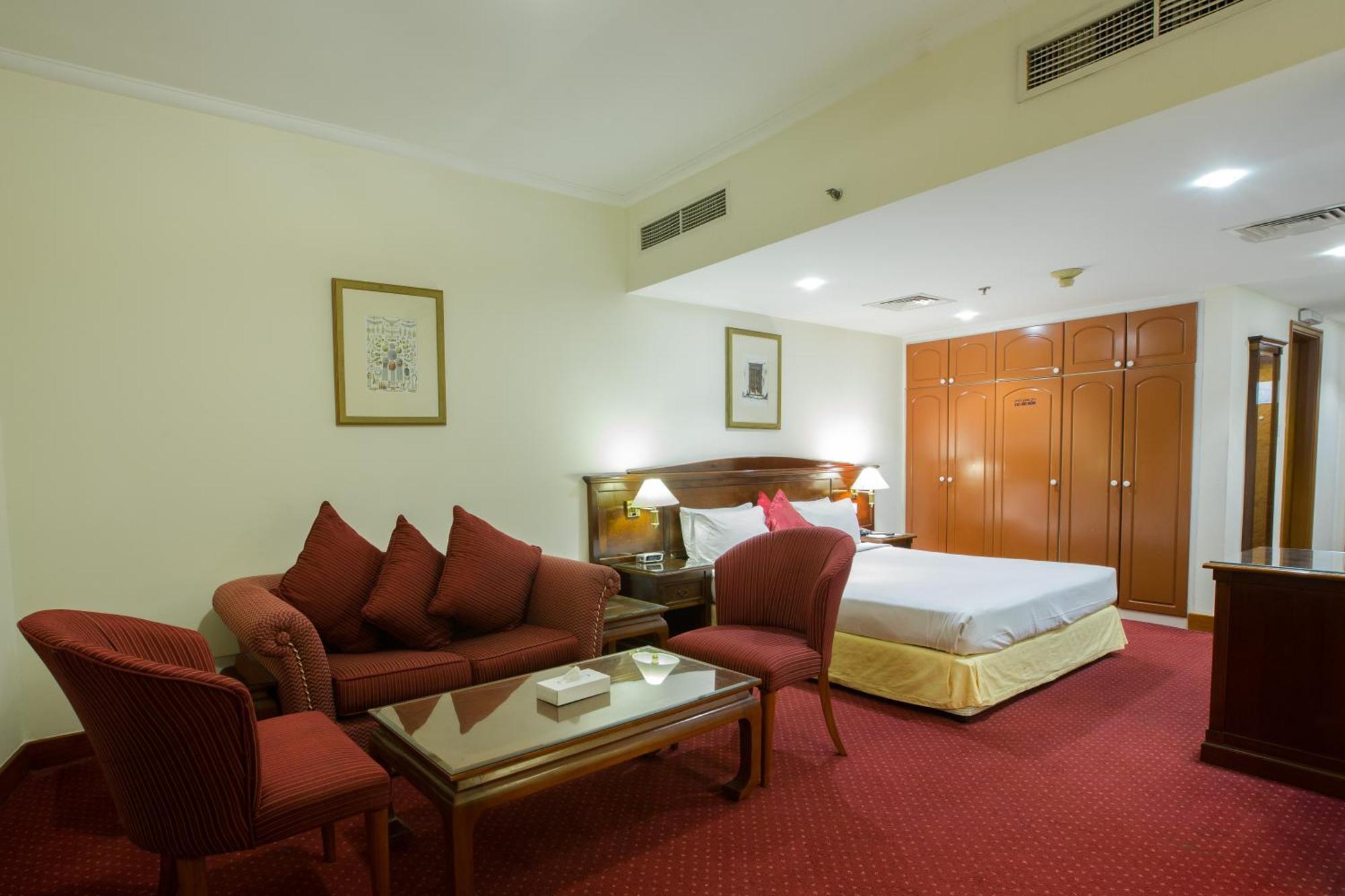 Executive Suite,1605370160:JPEG