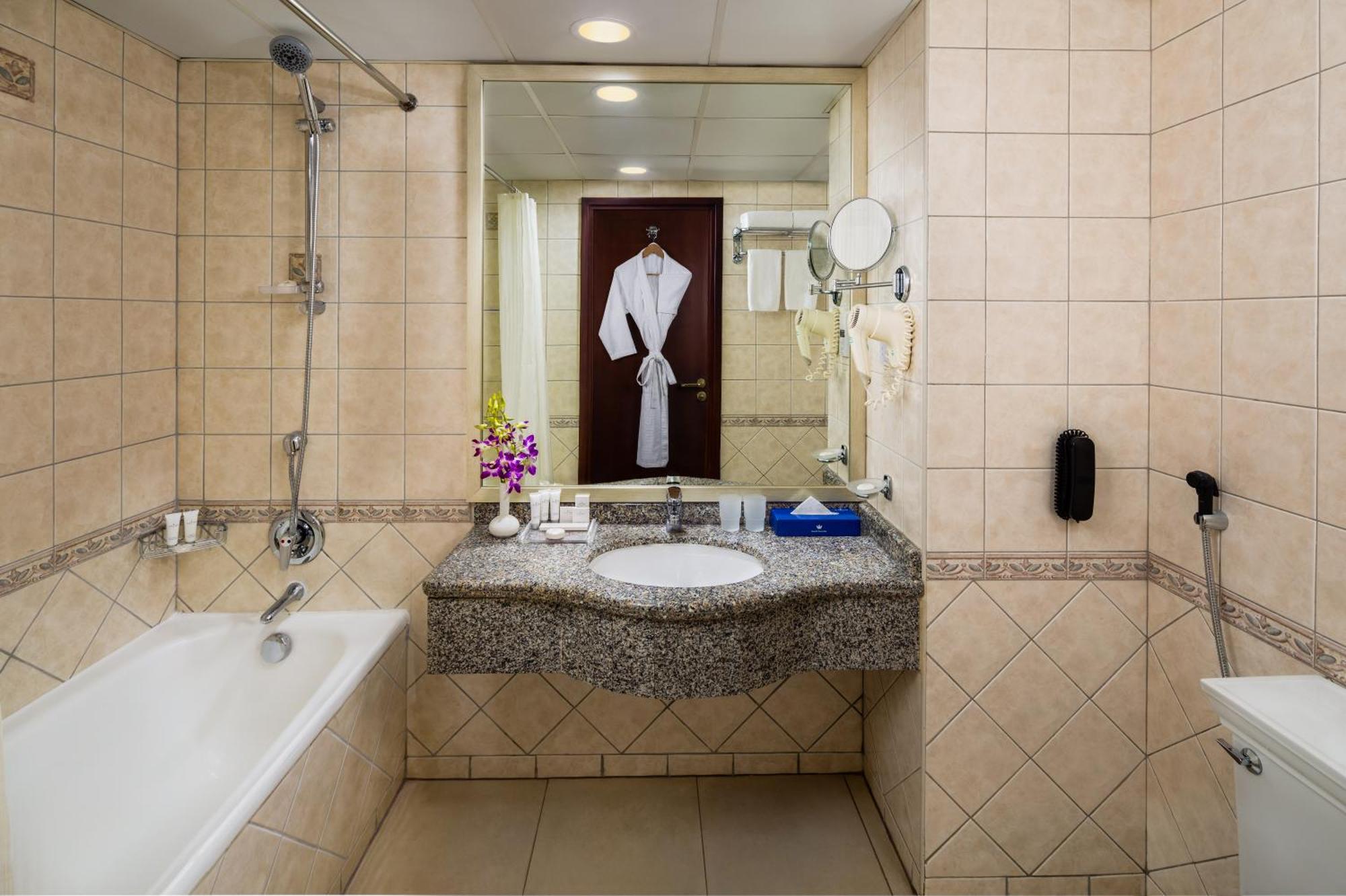 One-Bedroom Apartment on Food Beverages Laundry 10am Early Check 2pm Late Check-Out Subject to Availability,1212291601:JPEG