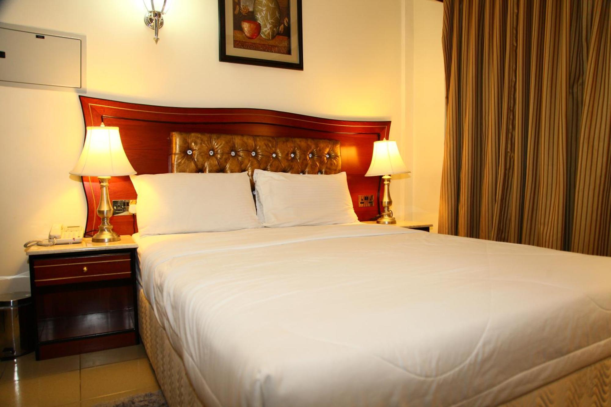 Standard King Room,643868964:JPEG