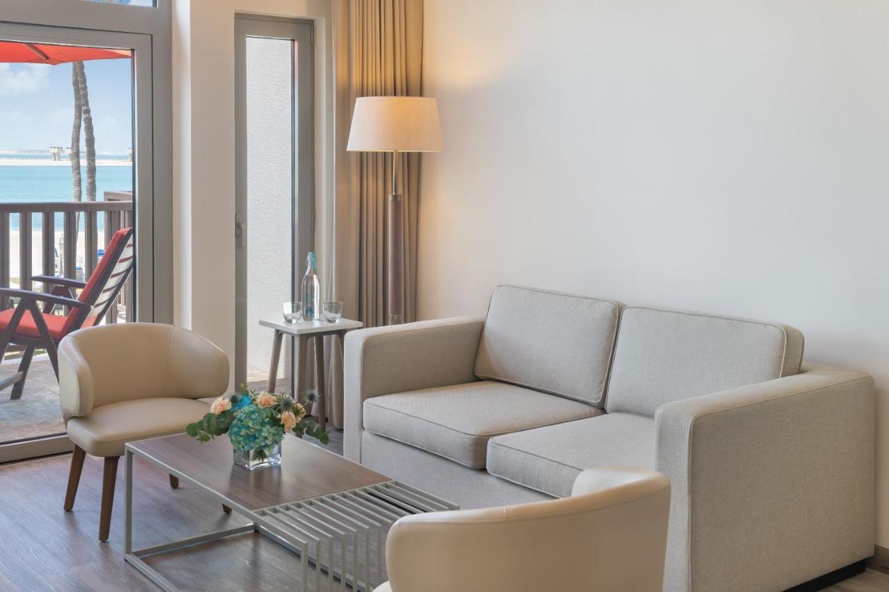 Sea View One Bedroom Suite, Lounge Access, Dedicated Pool & Beach