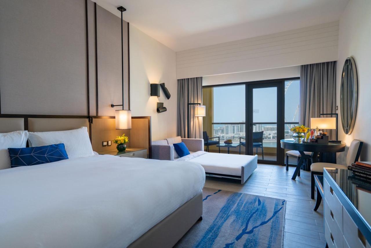 Habitación Familiar con balcón y vistas frontales al mar - 1 cama extragrande