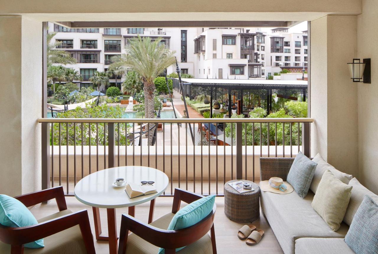 Resort Suite - with airport transfers, suite benefits and beach club access