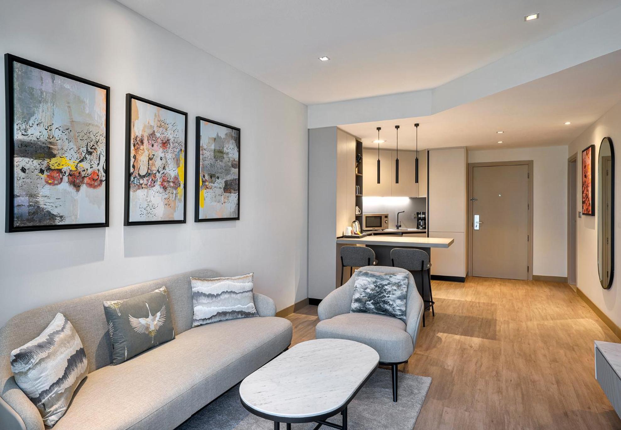 Premium One Bedroom Suite 1 Queen Bed City View Includes Food & Beverage,1439694346:JPEG