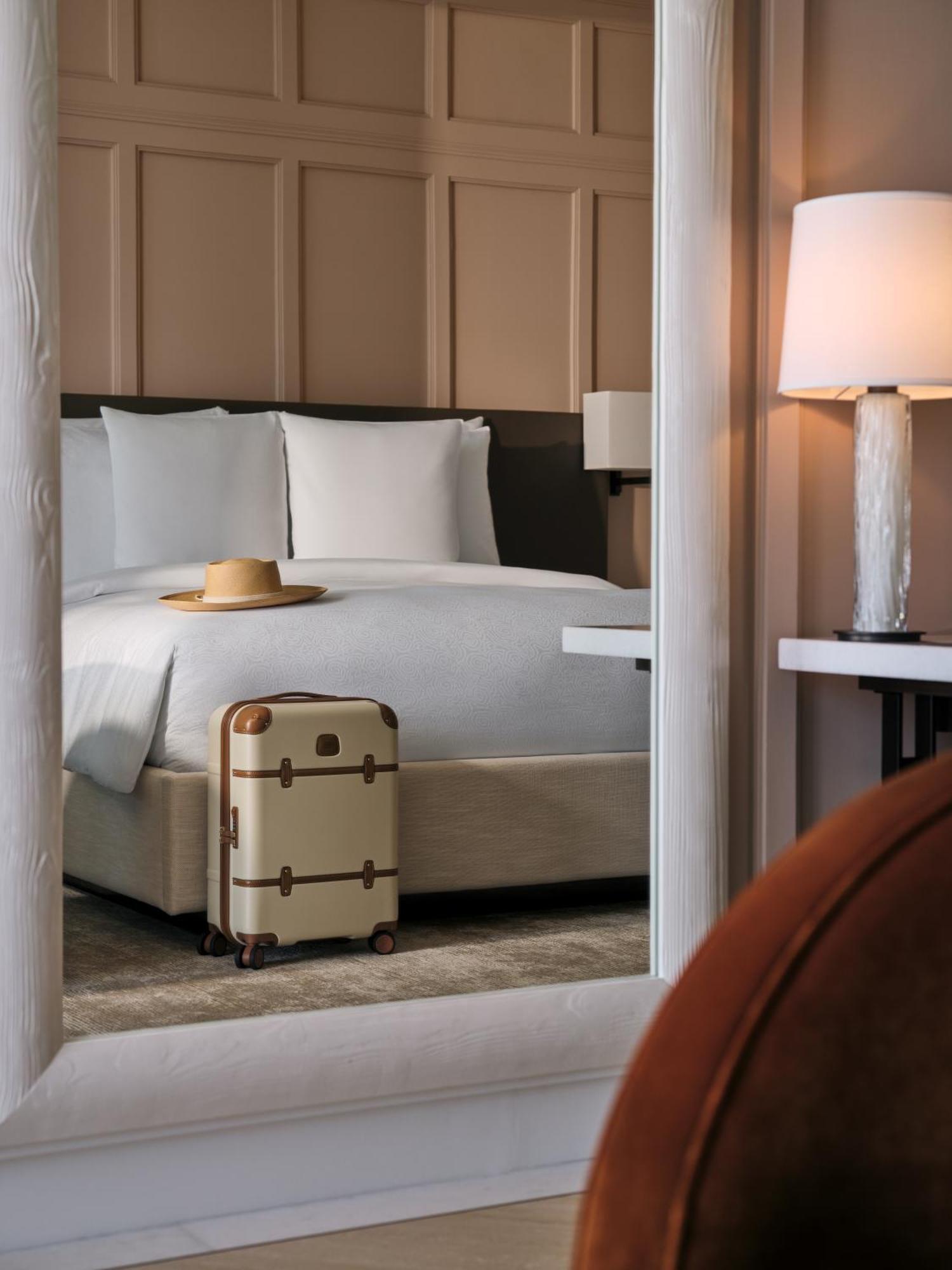 Sunrise Room Double Upgrade on all Food Beverage Outlets Book 60 mins DIOR SPA treatments upgraded to 90 mins stays till 31st August 2026,1515295411:JPEG