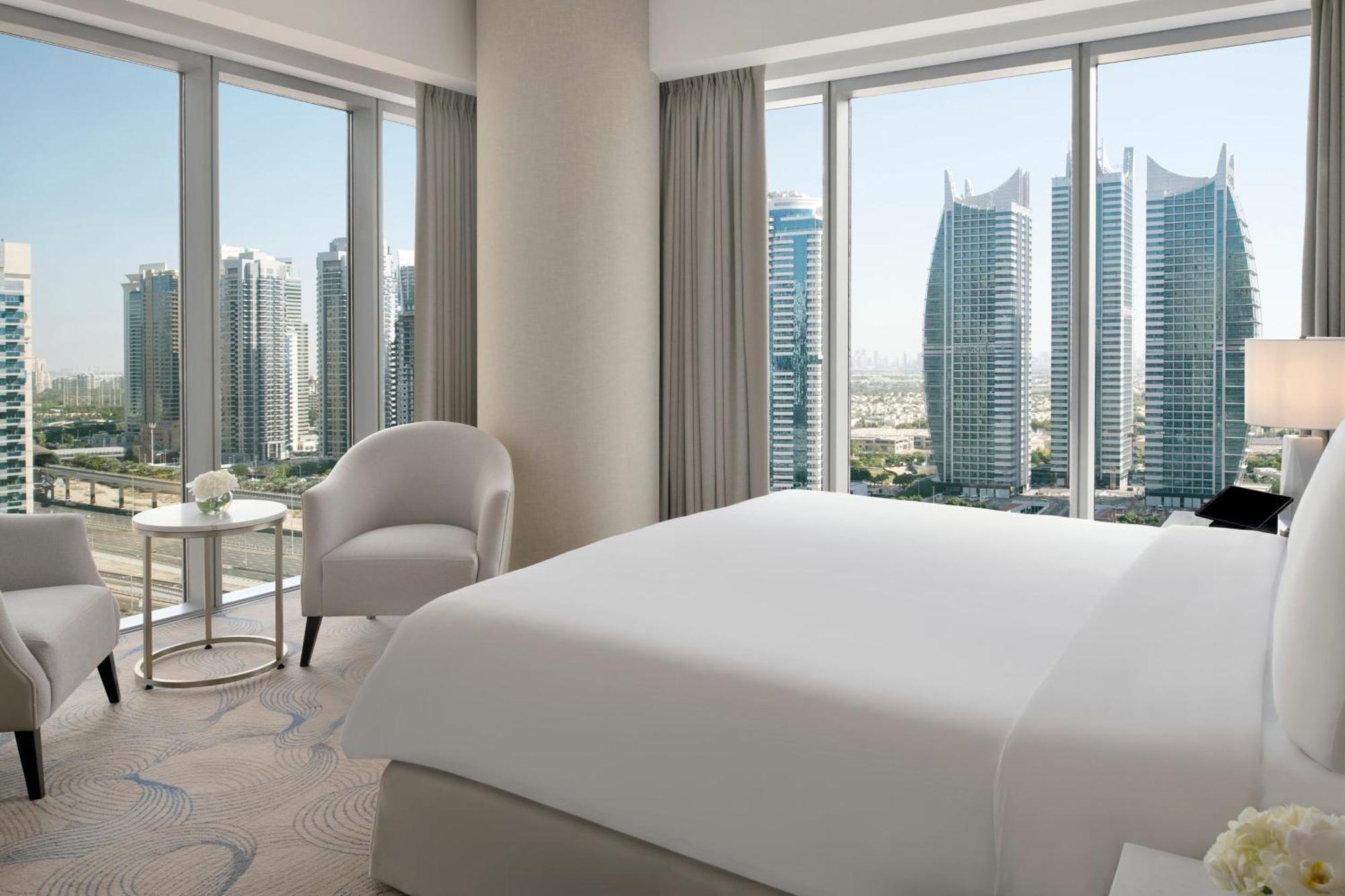Premier City View Suite King Bed Sofa Bed Club lounge access Lunch & 4PM Late checkout Including direct access to Dubai Marina Mall & Marina Walk,1596867584:JPEG