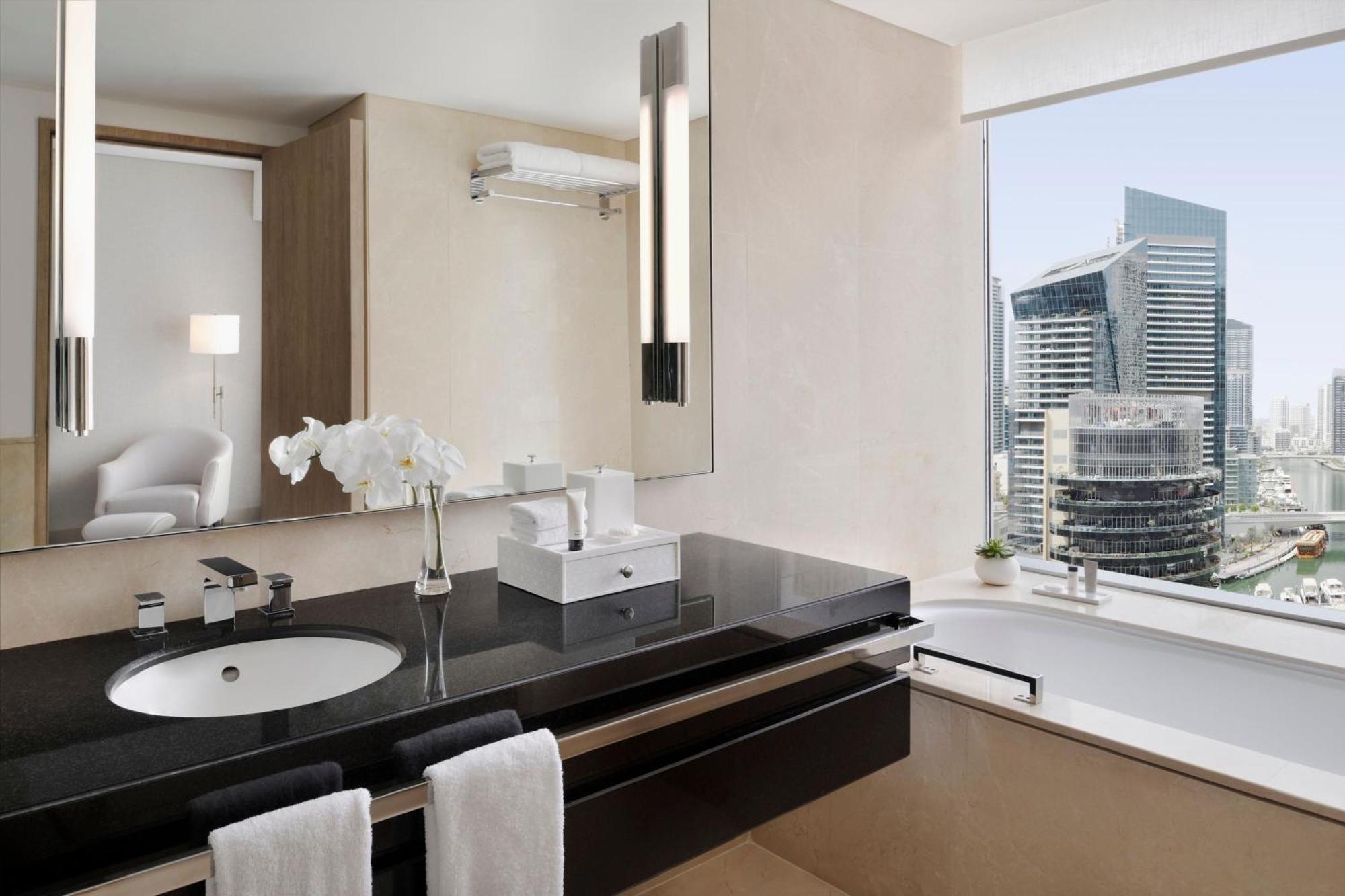 Deluxe Marina View Room Twin Beds Including direct access to Dubai Marina Mall & Marina Walk