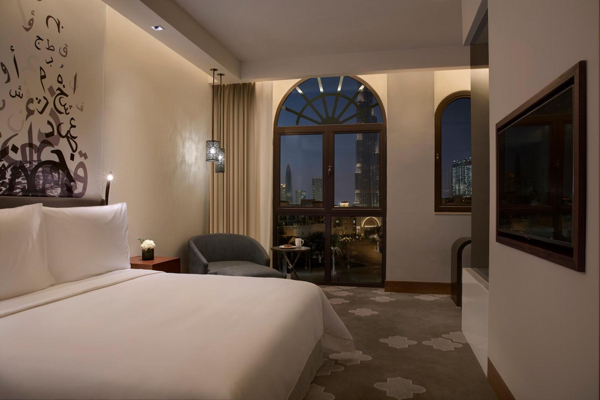 Deluxe King Room Landmark View,1602325399:JPEG