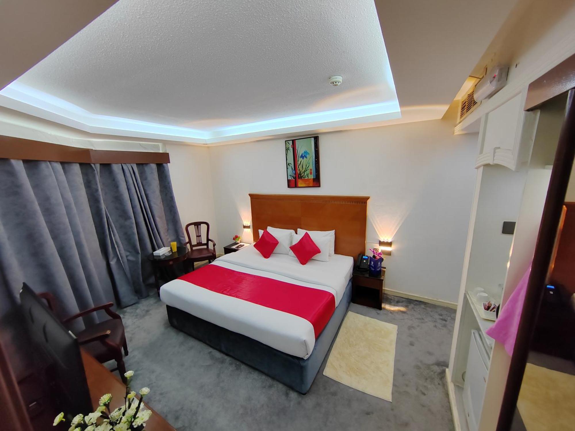 Deluxe King Suite,1614429682:JPEG