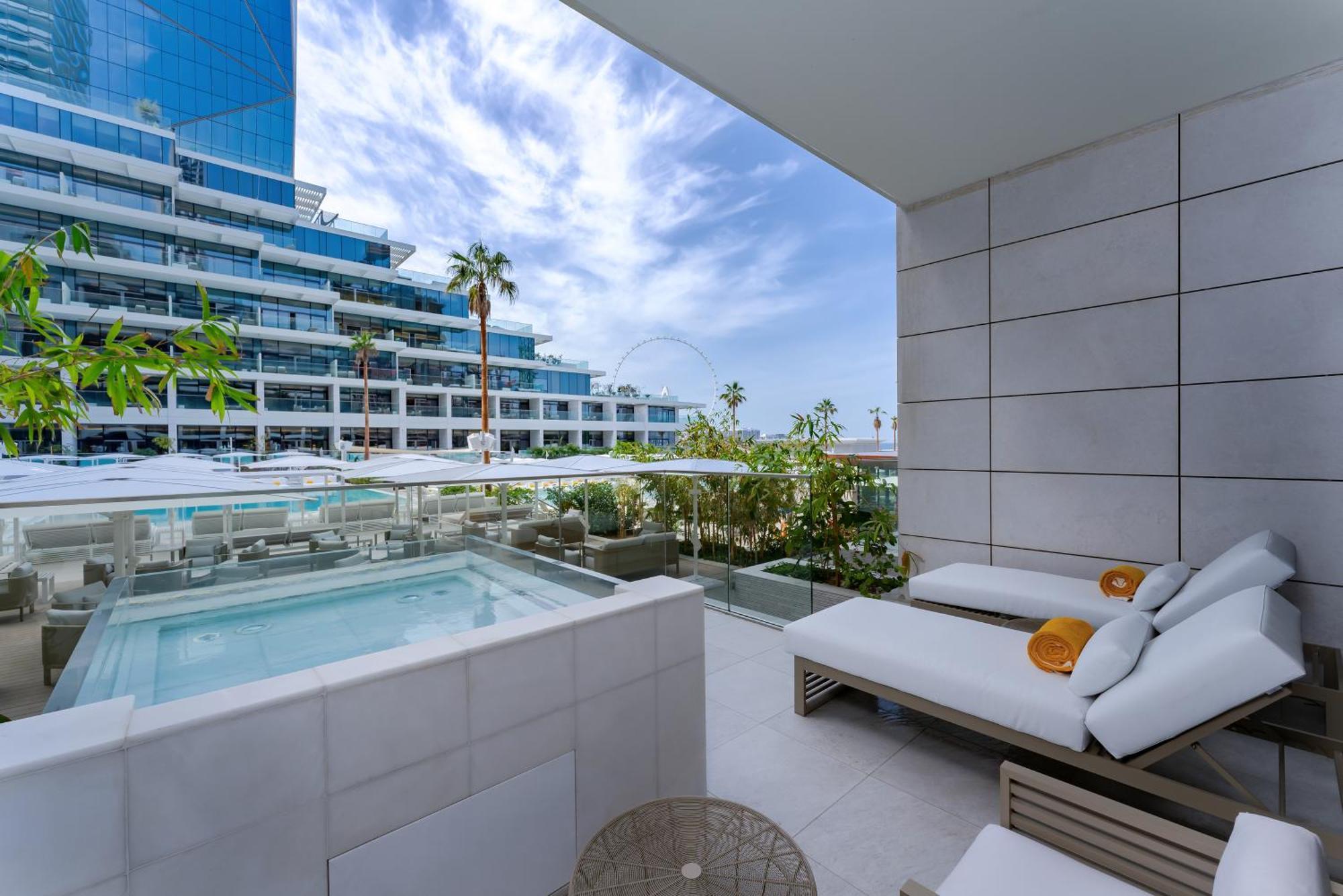 1 Bedroom Poolside Room Pool Including Gala & Party,1638445241:JPEG