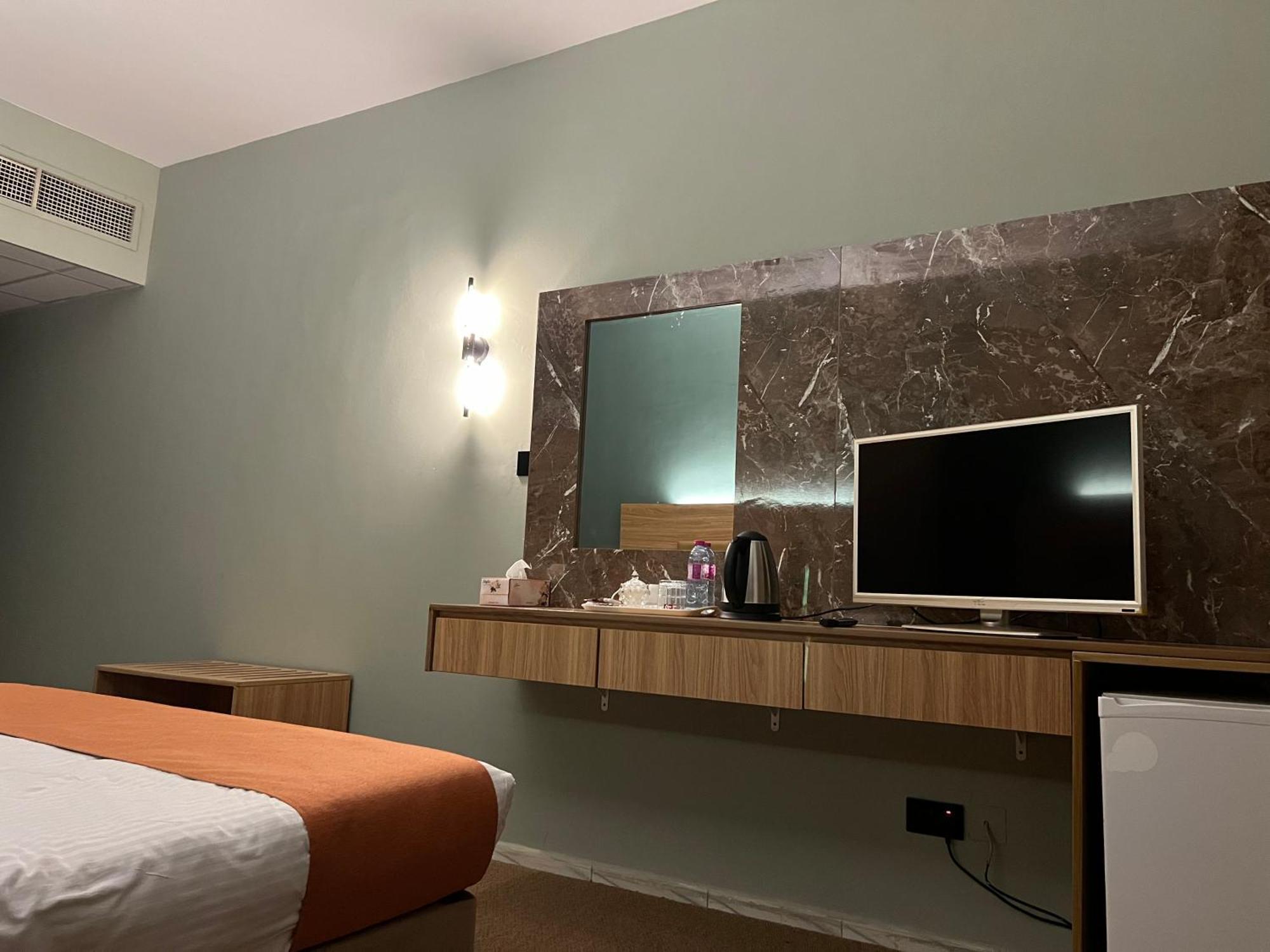 Deluxe King Room,1641801936:JPEG