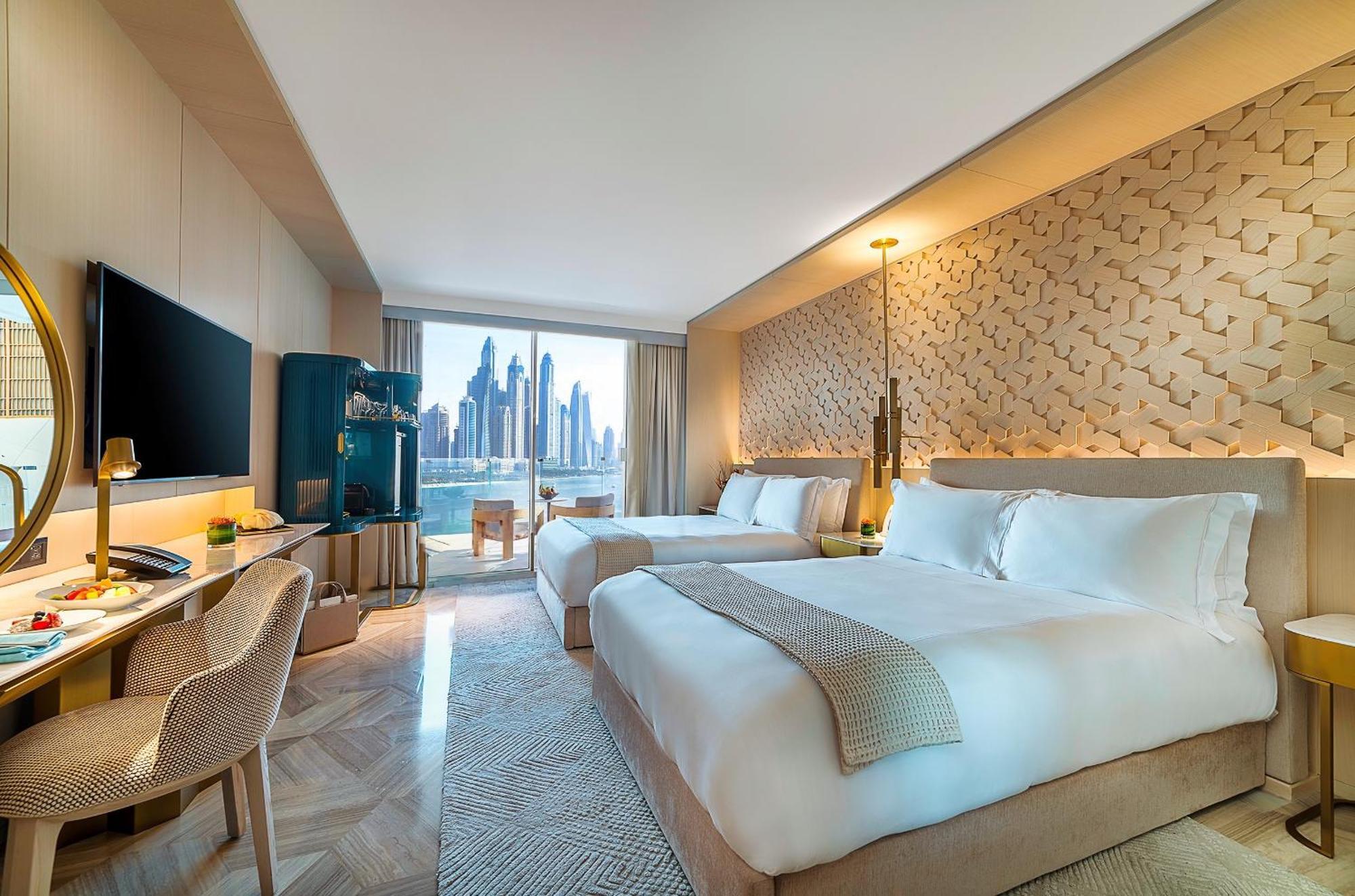 Luxe Sea View with 2 Queen Beds
