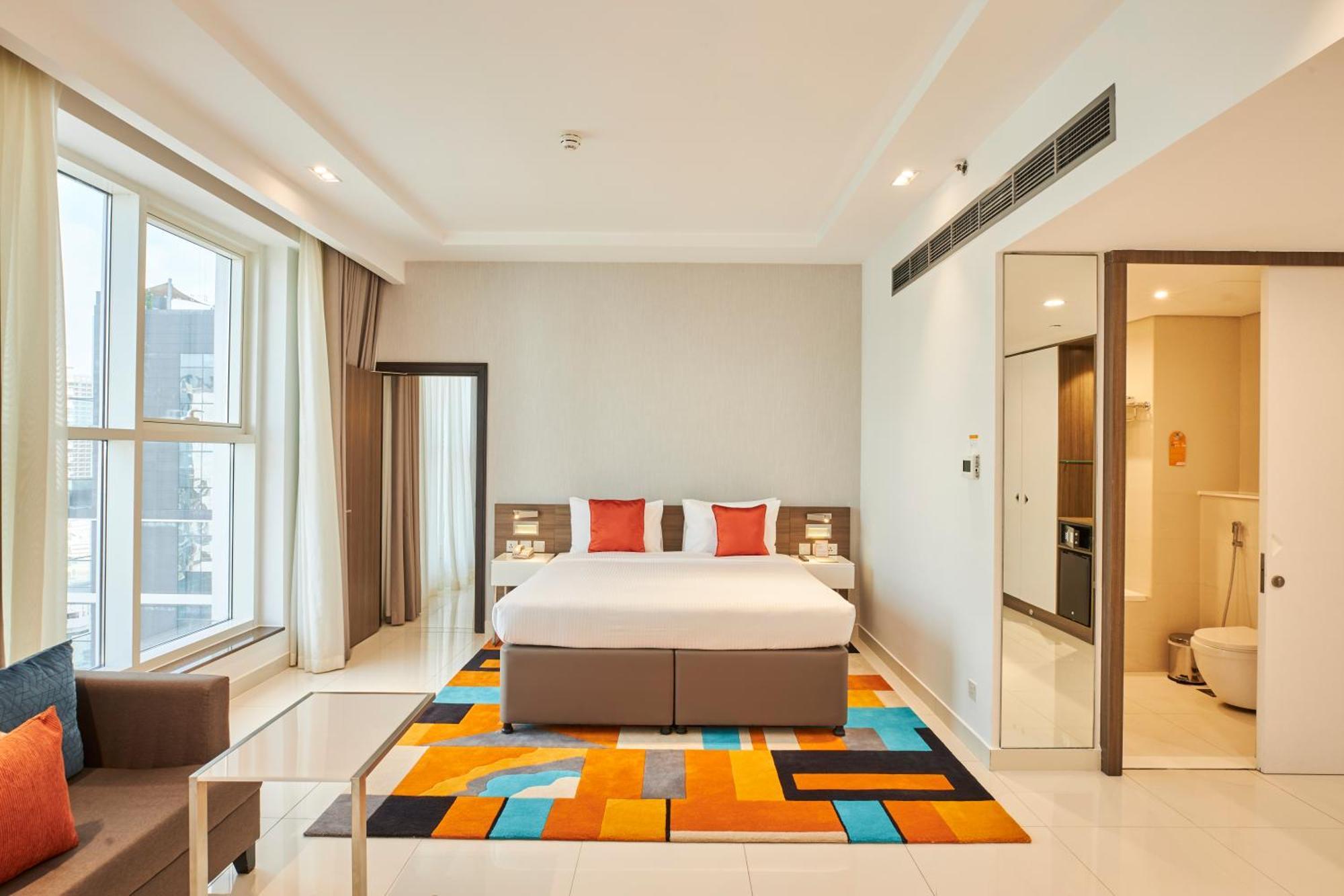 Executive Suite,1657212599:JPEG