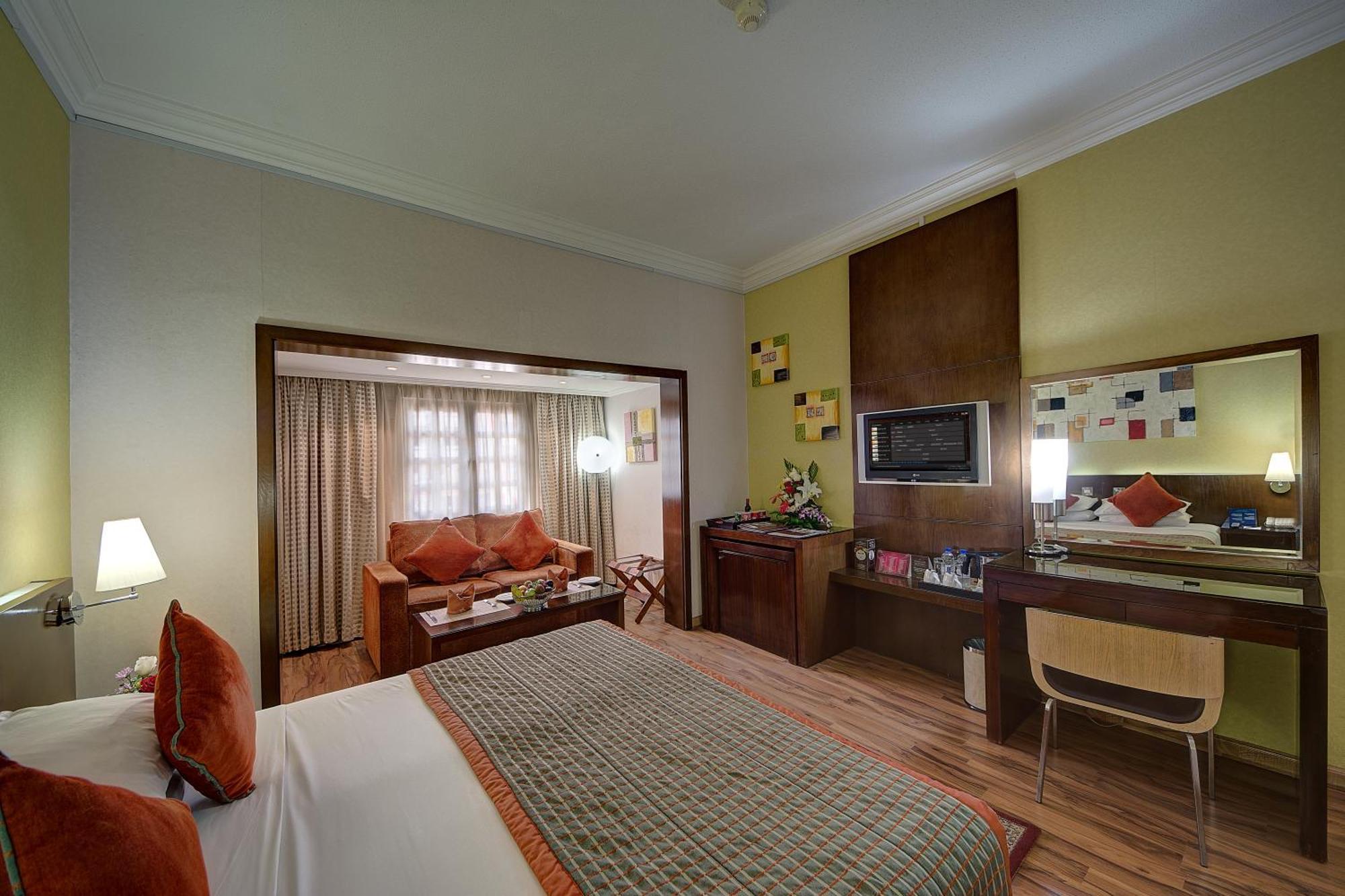 Executive Room,1212038149:JPEG