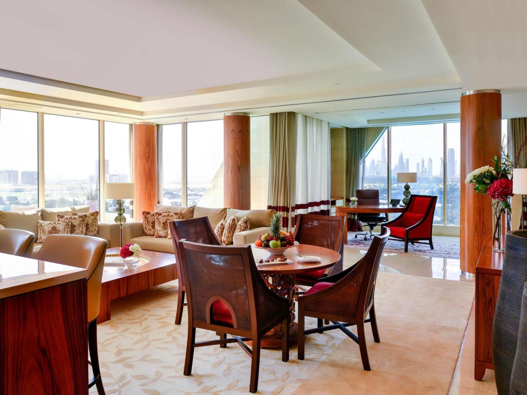 Suite Landmark con Terrazza, Vista Skyline e Accesso Club Lounge - Include Colazione Giornaliera, Drink e Tartine Serali