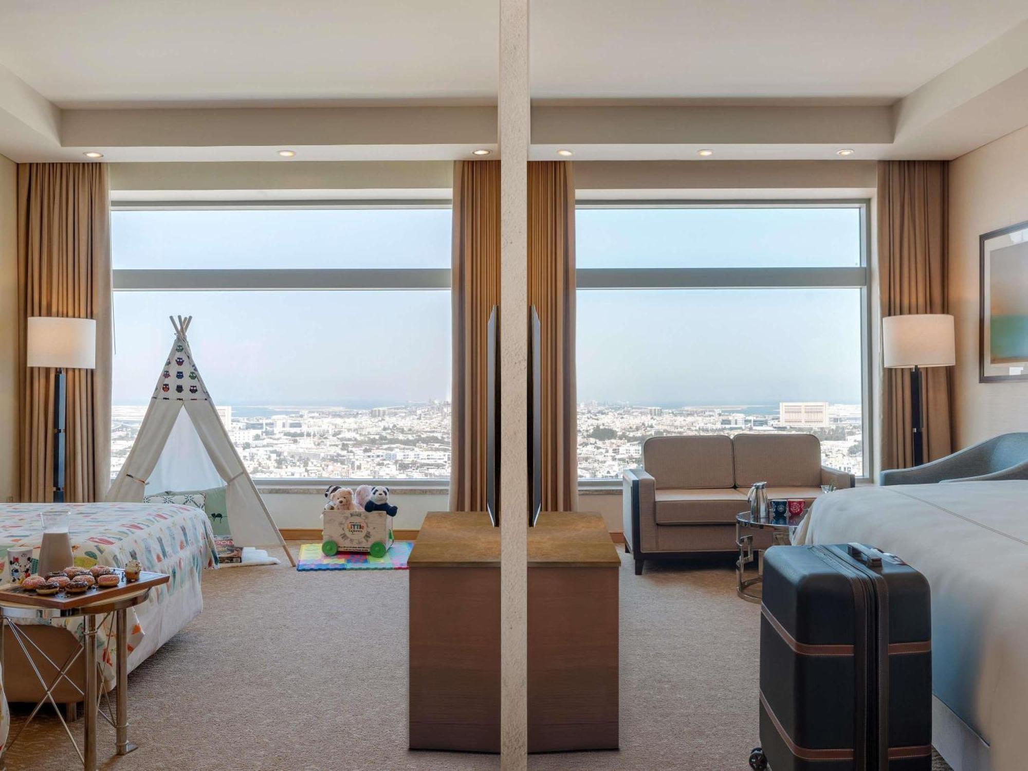 Family Room,1730067759:JPEG