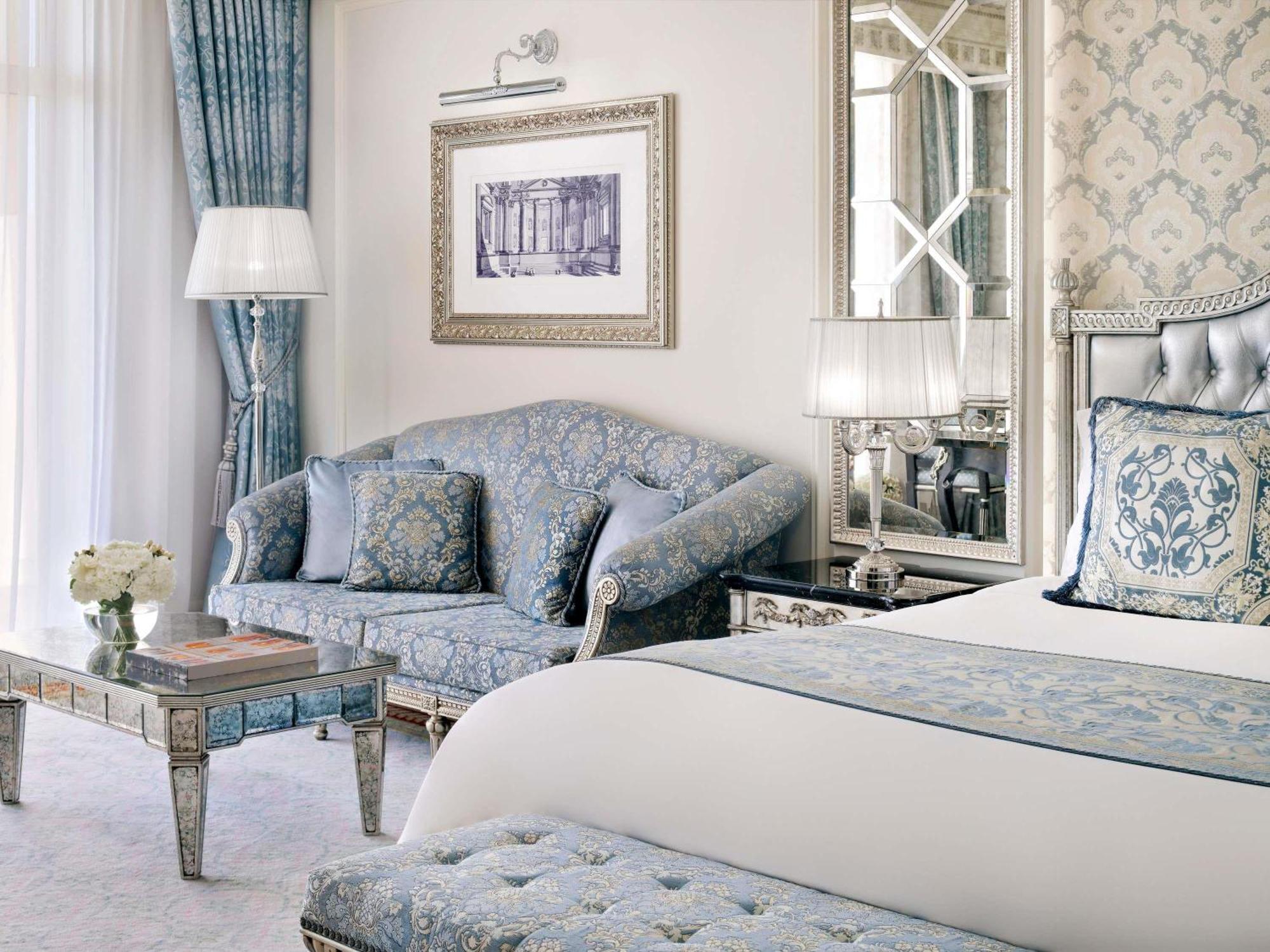 Raffles Club Ocean Room - Lounge Access