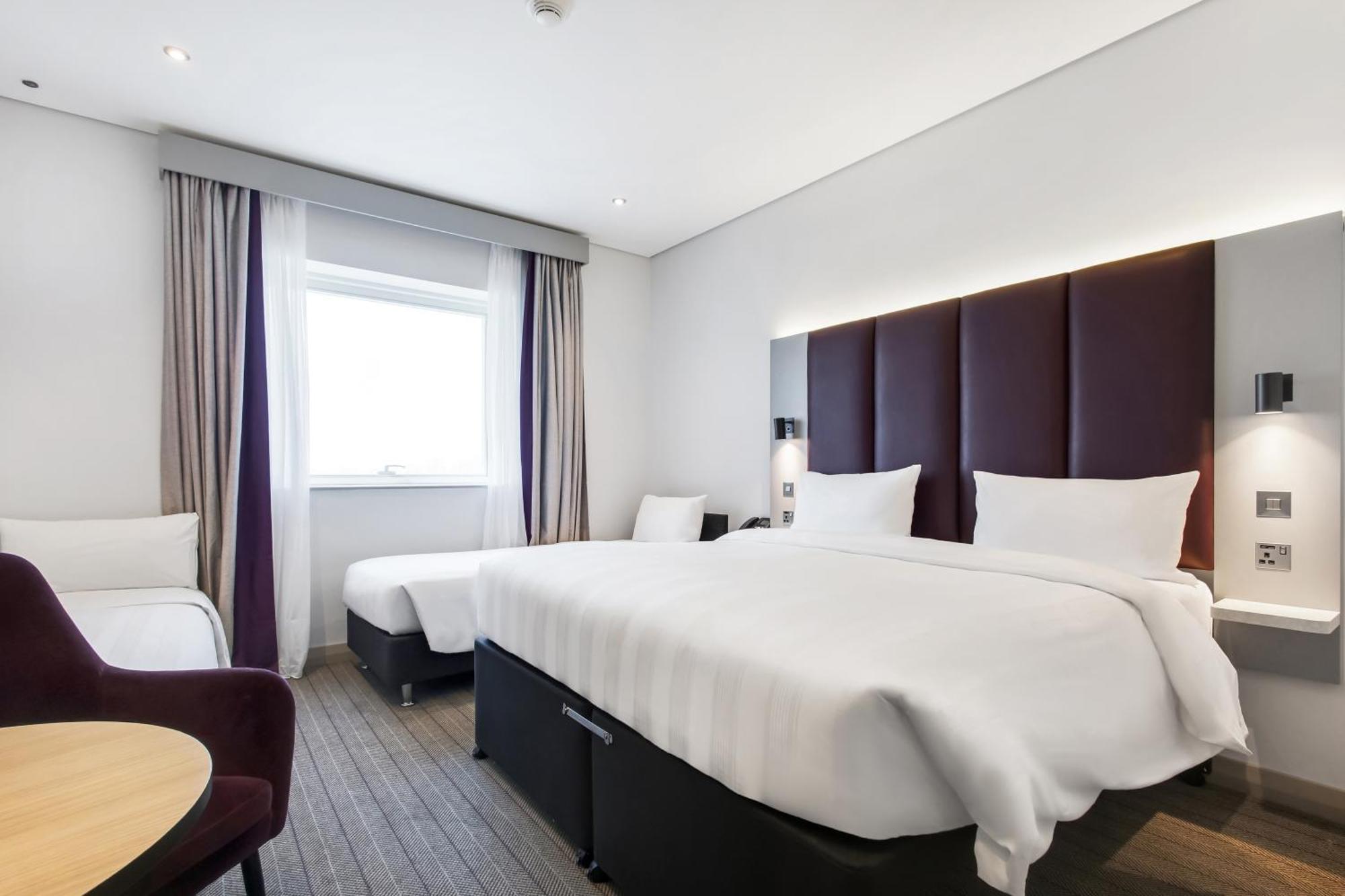 Interconnecting Family Room DXB Airport Shuttle Every 30min to T1&3,1722912927:JPEG