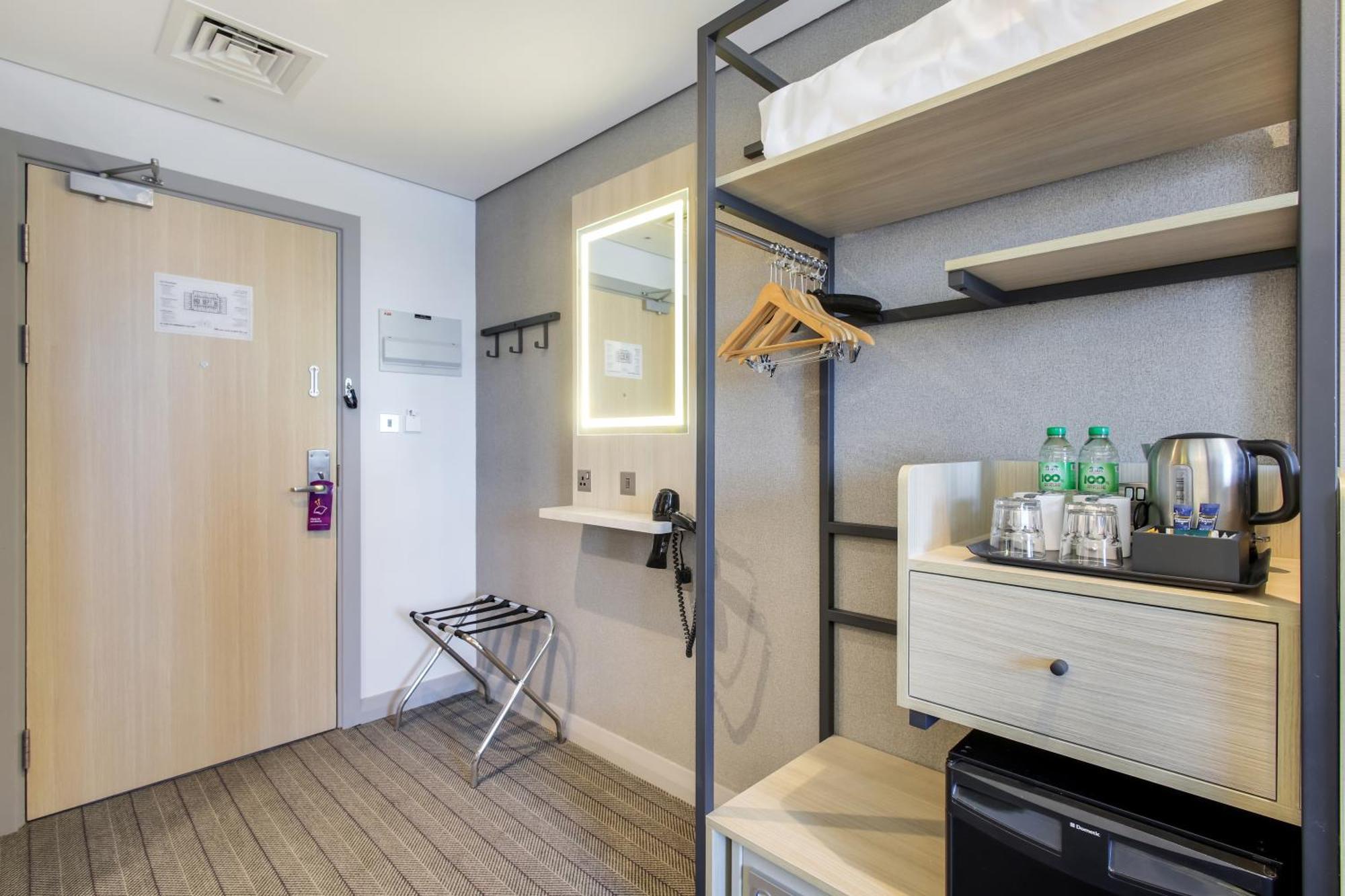 Non-Smoking New Style Twin Room DXB Airport Shuttle Every 30min to T1&3,1722912885:JPEG