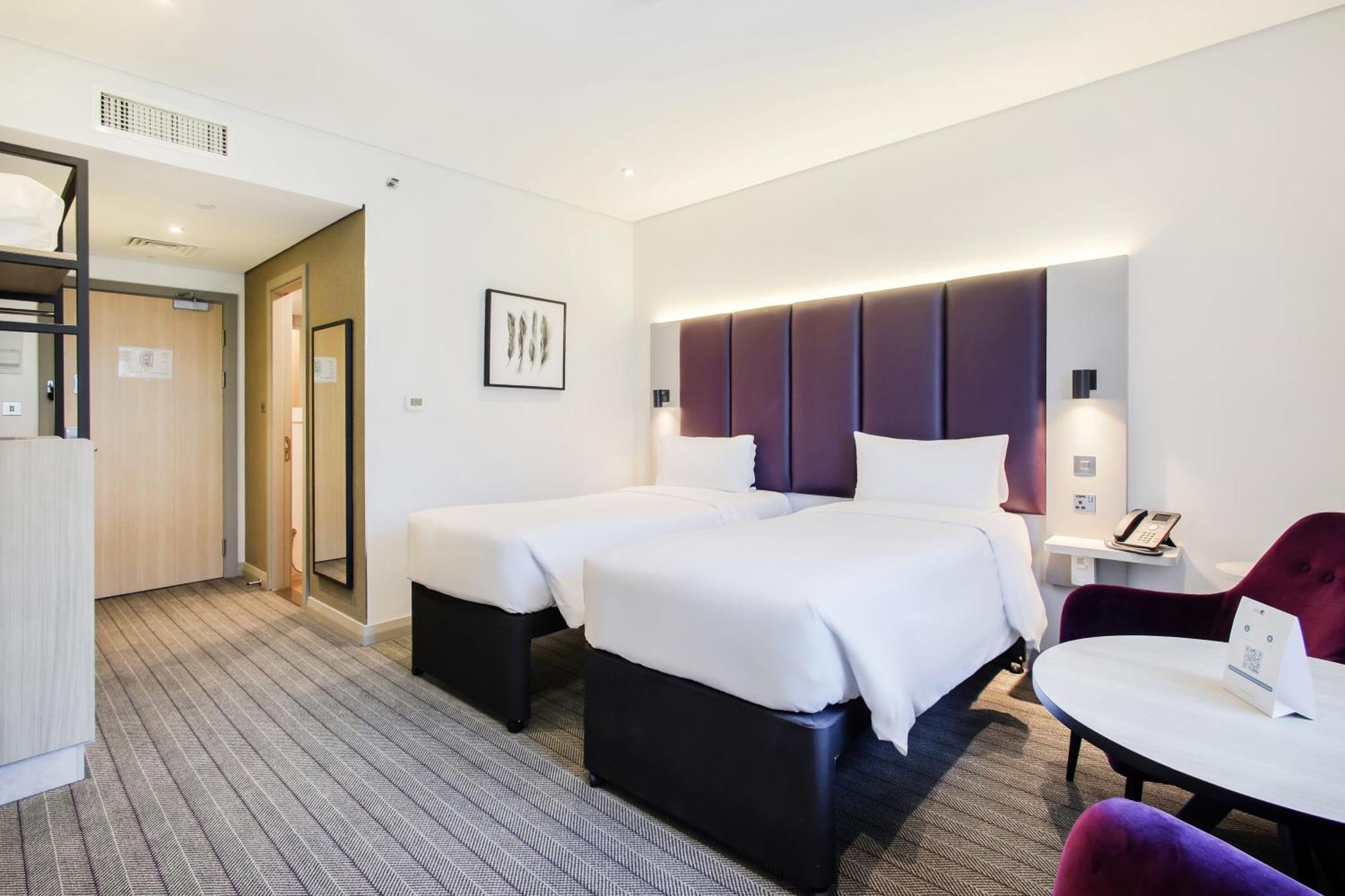 Non-Smoking New Style Twin Room DXB Airport Shuttle Every 30min to T1&3,1722912927:JPEG