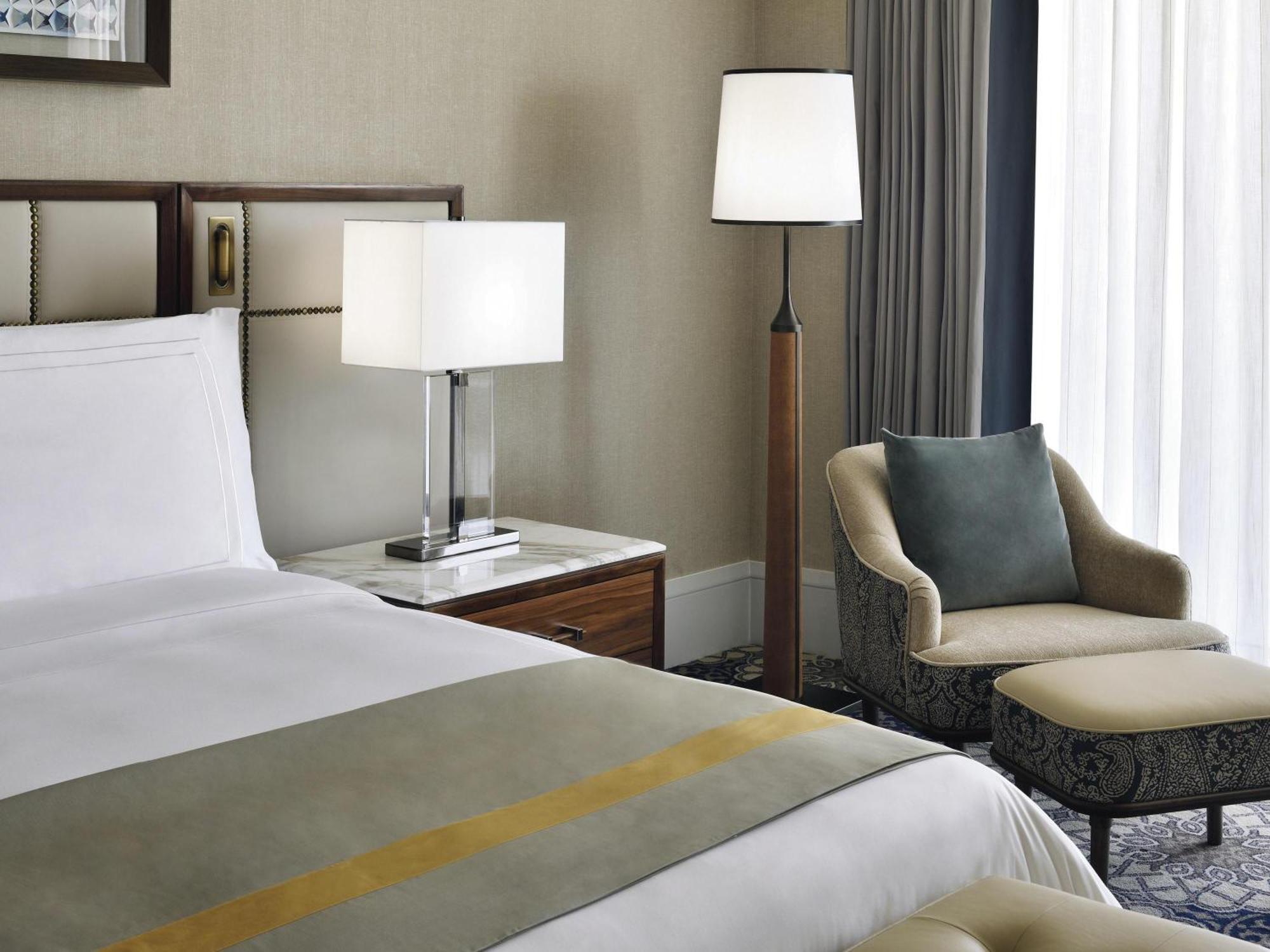 One Bedroom Executive King Suite Lounge Access Evening drinks Canapés,1731567876:JPEG