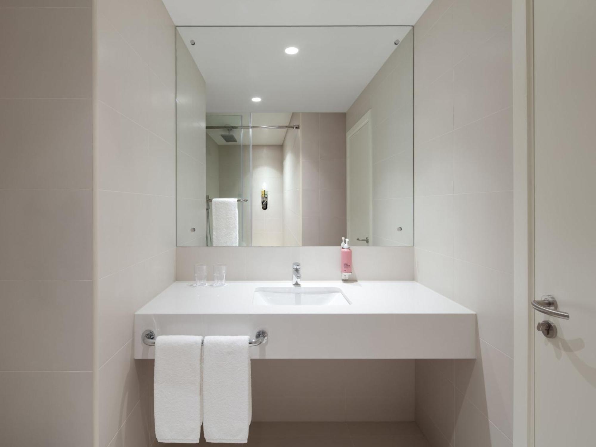 Rover Room - 36-Hour Staycation with 09:00 AM Early Check-in and 09:00 PM Late Checkout,1758437913:JPEG