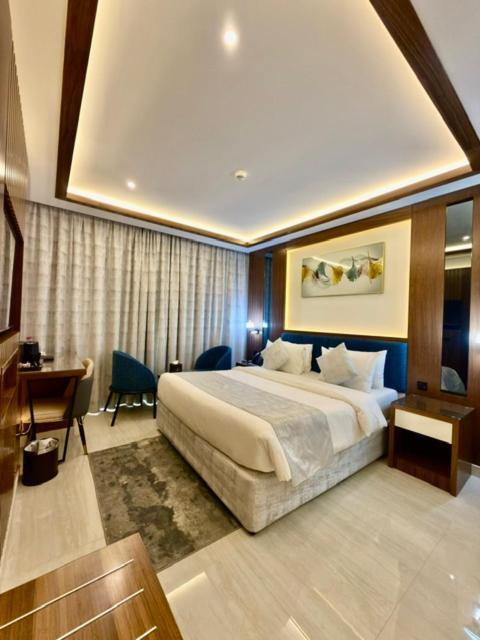 Suite Balcony,1770476577:JPEG