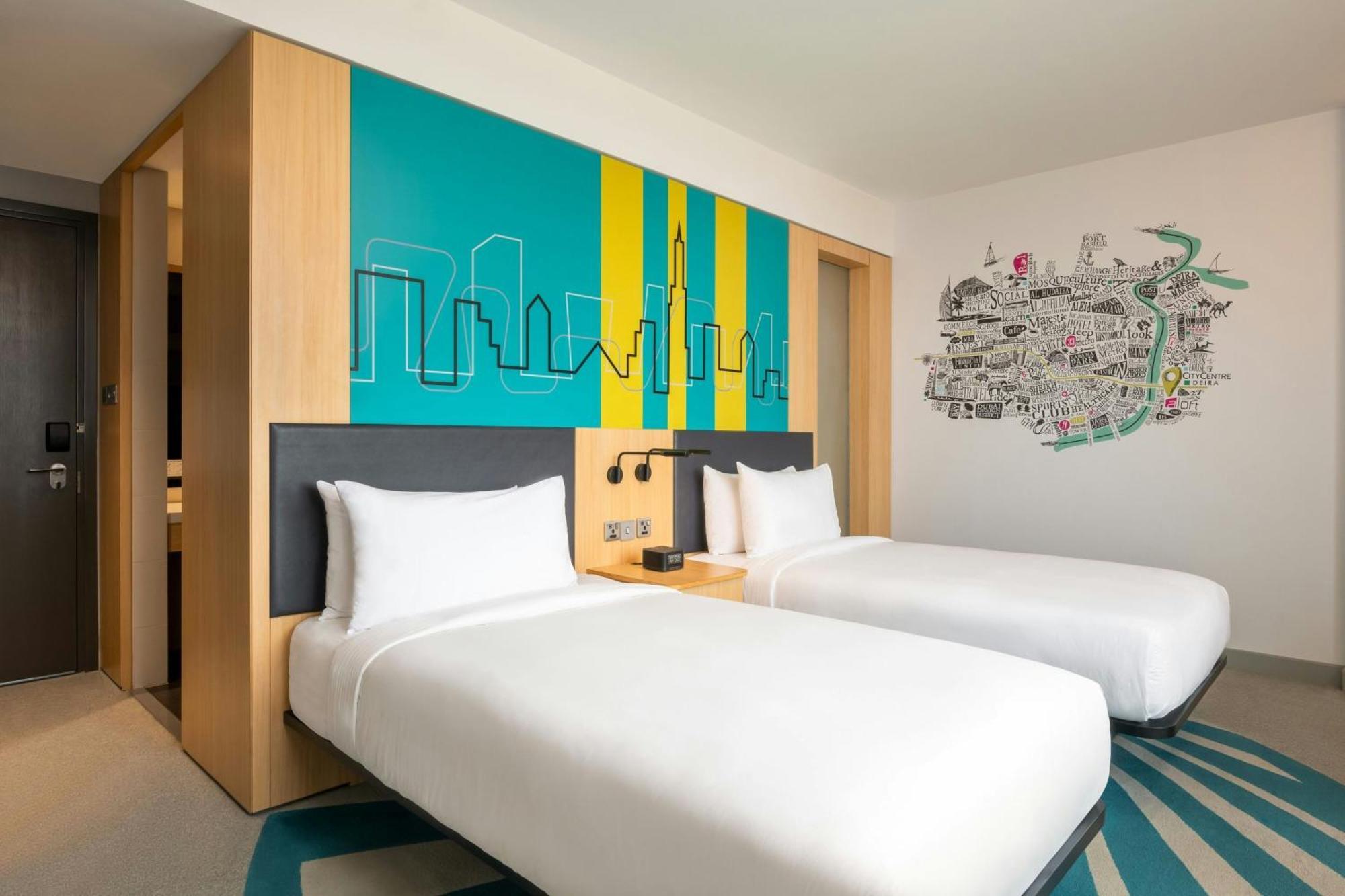Aloft Room Guest room Twin or Single Beds City view