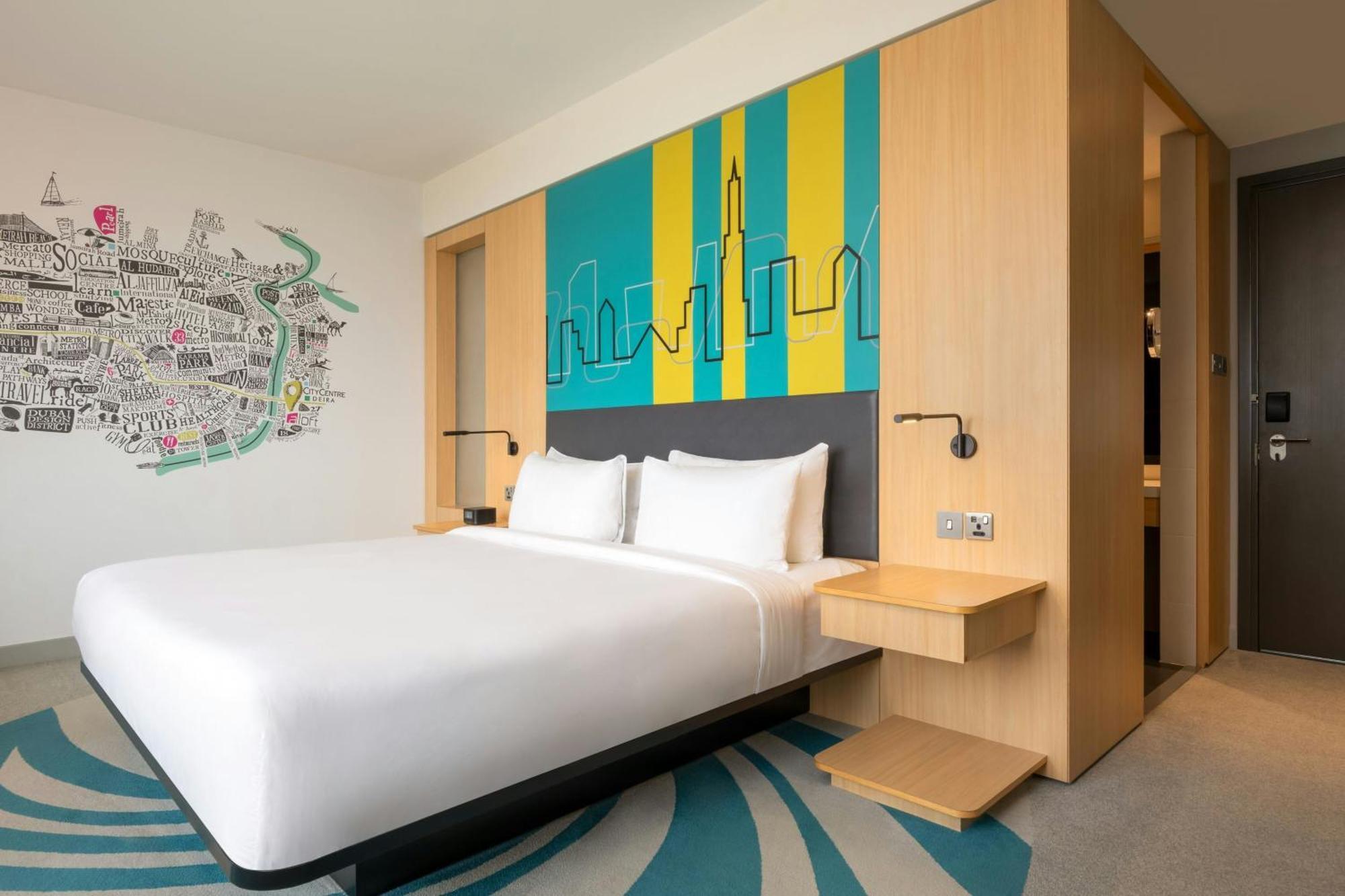 Savvy Room Guest room 1 King Golf &Creek view view
