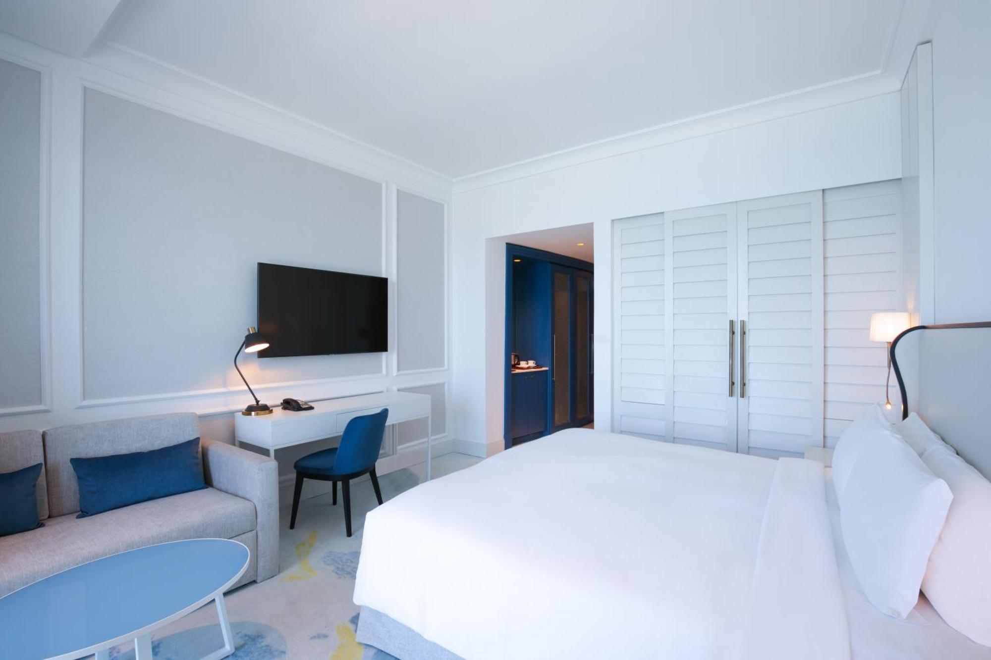 Chambre de Luxe Lit King-Size avec Balcon - Vue sur Mer