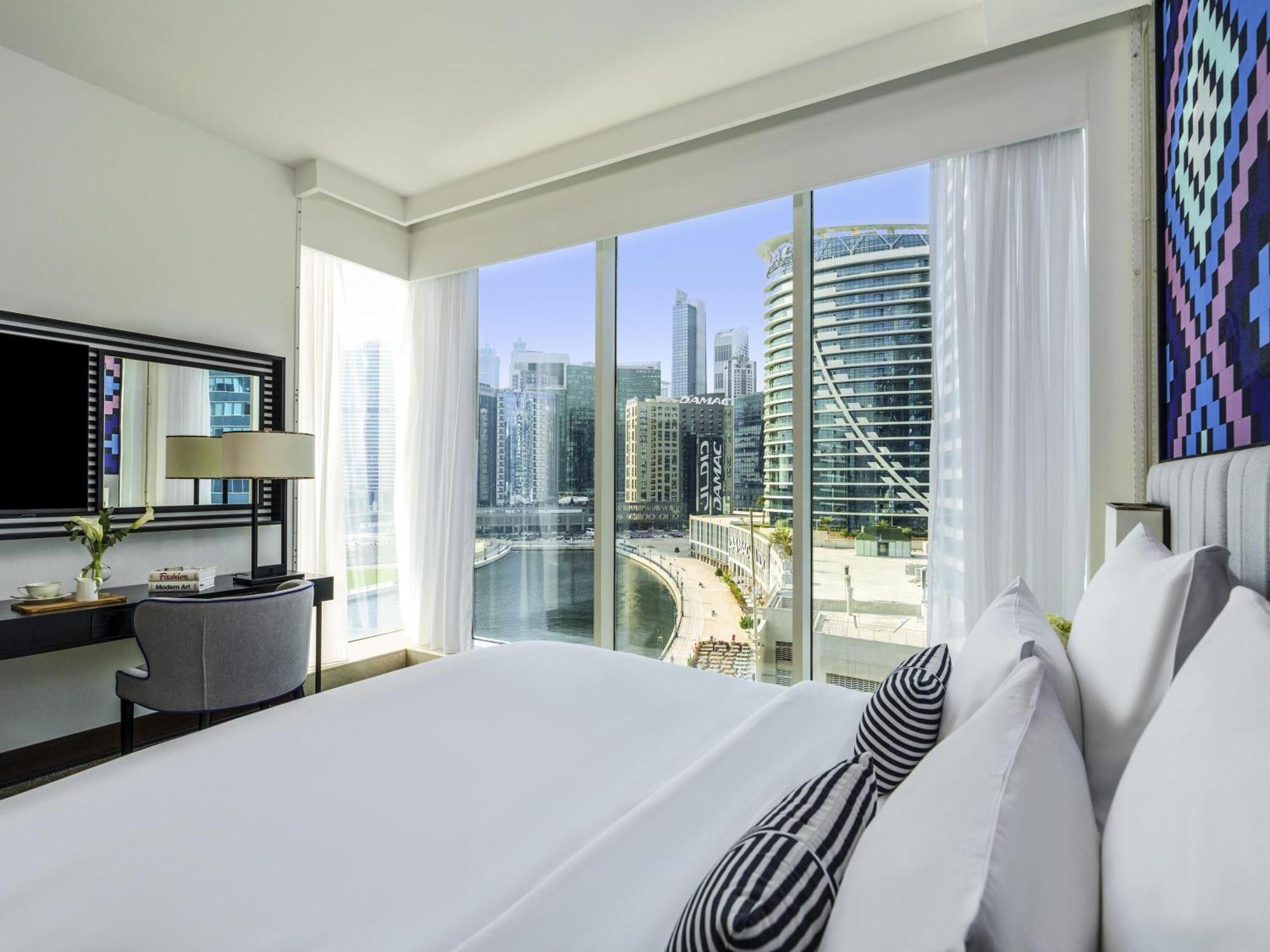 Superior Suite Canal View