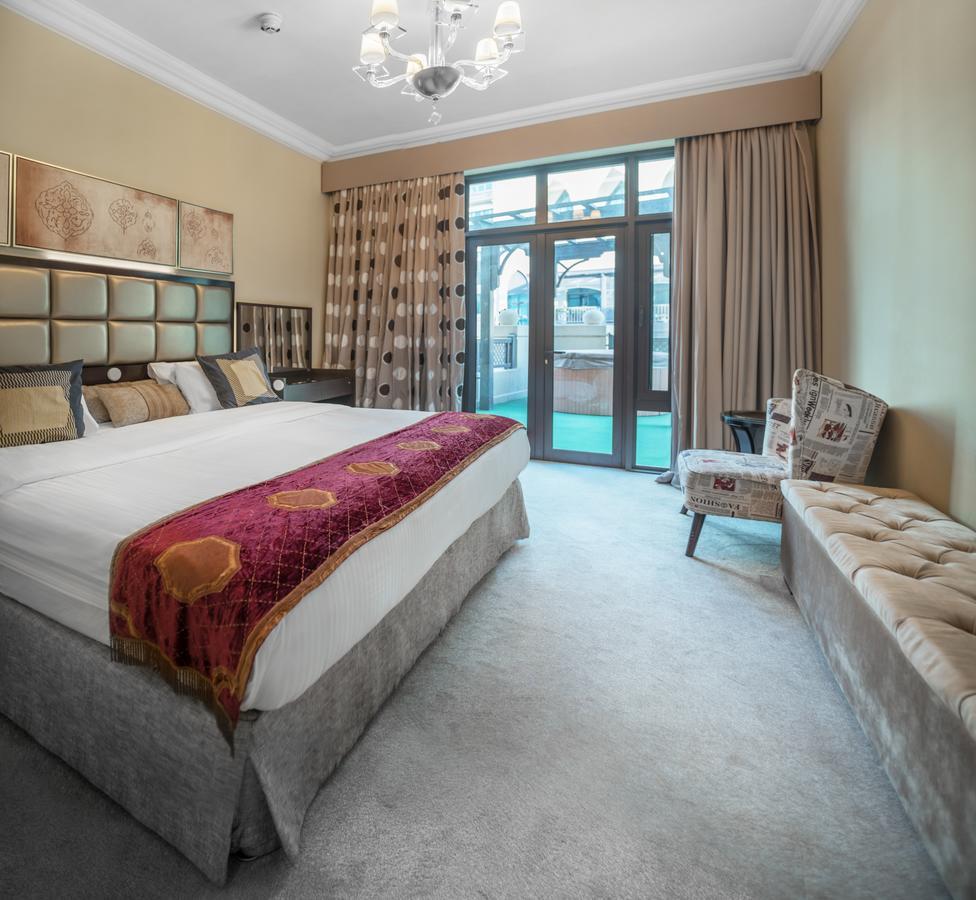 One-Bedroom Apartment plus Guest Room City View