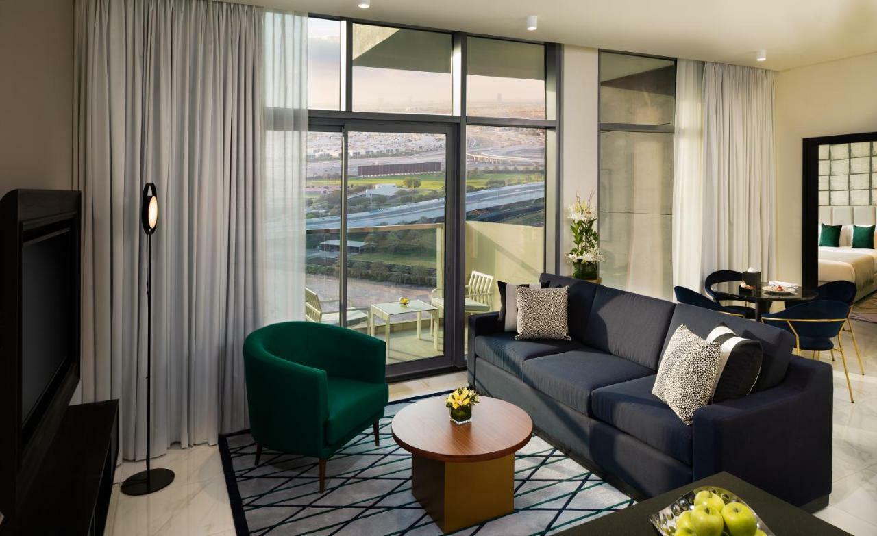 Premium One-Bedroom Apartment with Free Beach and Mall Shuttle