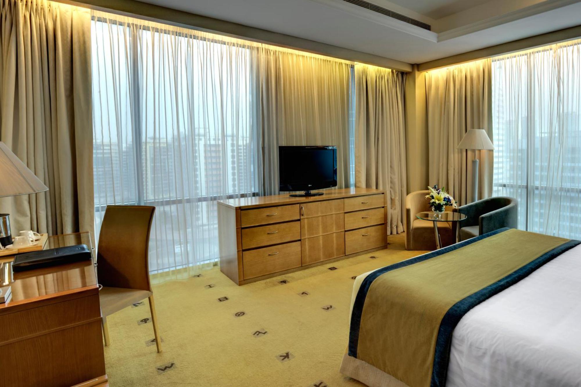 Executive Room Balcony,791608650:JPEG