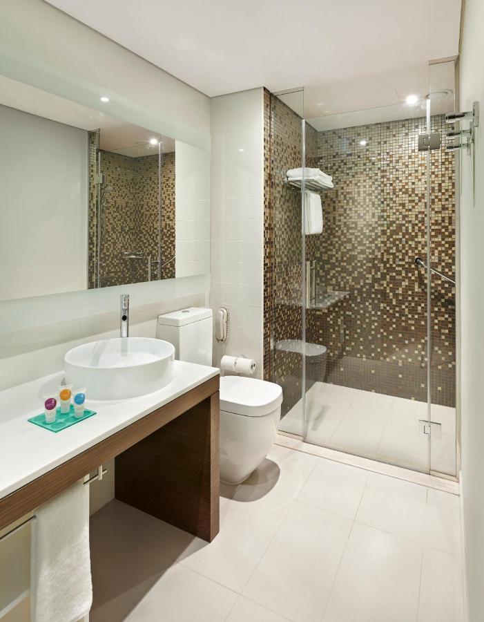 Two-Bedroom Apartment with Kitchen,939719326:JPEG