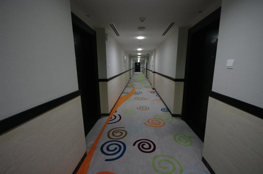 One-Bedroom Apartment,63527377:JPEG