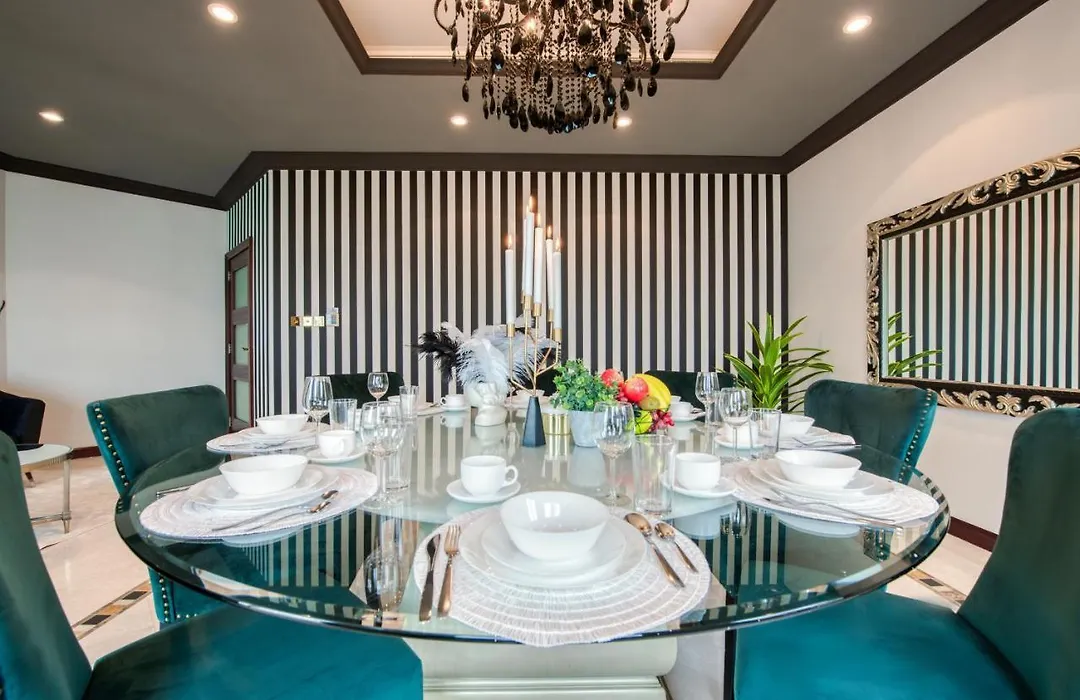 Regal 4Br Villa With Assistant Room And Private Pool In Frond K Palm Jumeirah By Deluxe Holiday Homes-1