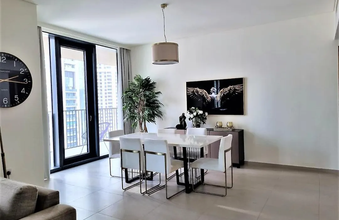 Luxurious Downtown Apt With Balcony & View-1