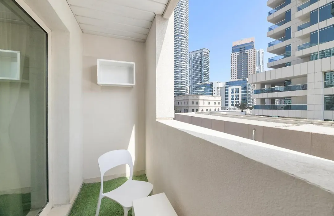 Minimalistic Studio In The Heart Of Dubai Marina-1