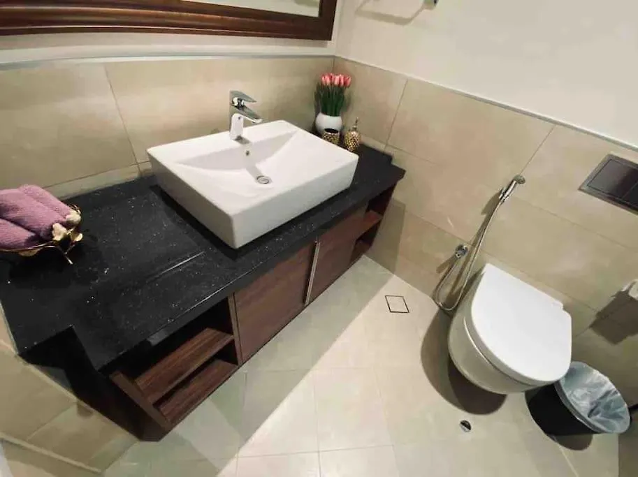 Luxurious 1 Bed Apt With Outdoor Patio - Madinat Badr-1