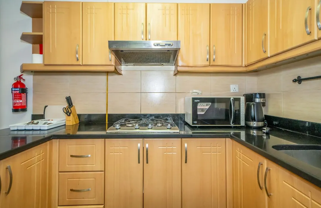 Live Spacious 3Br Apartment All En Suite & Balcony-1