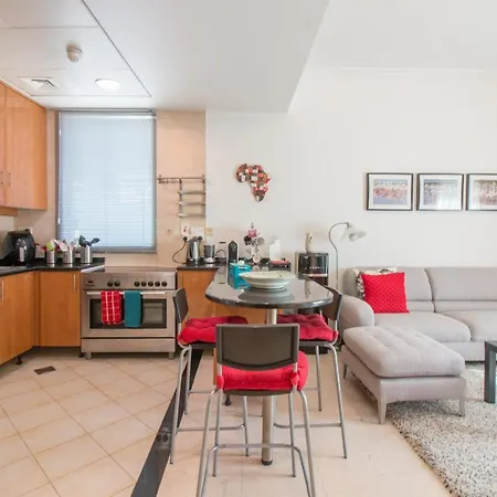 Fully Furnished 1Br In Marina Near Metro - 1Br Emerald-3