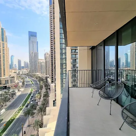 Luxurious Downtown Apt With Balcony & View-2