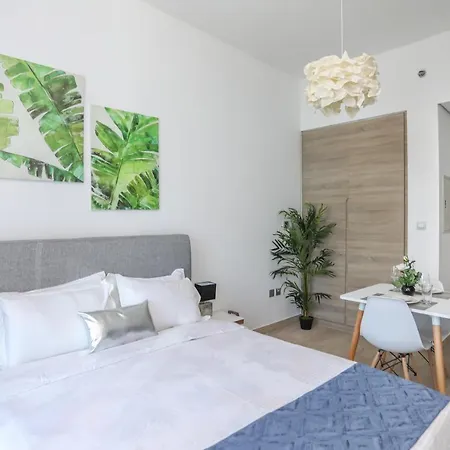 Luxury Studio - Dubai Marina-3