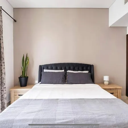Condo At Heart Of Downtown Next To Burj Khalifa-3