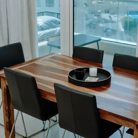 Stunning 1 Bedroom In Botanica Tower Dubai Marina-2