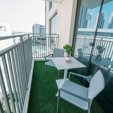 Luxurious Stay Dubai Creek Balcony & View-2