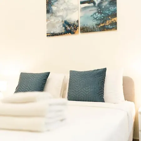 Aws Homes - Studio W High Speed Wi-Fi & Pool At Azizi Star-3