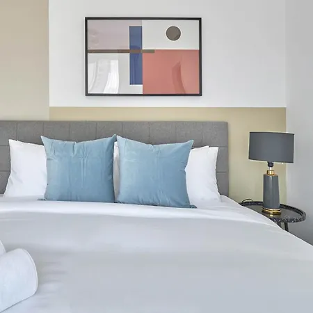 Stella Stays Chic 2 Bdr Dubai Jvc Large Terrace-3