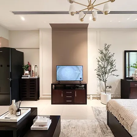 Trophy - Downtown Scape Views Suite-3